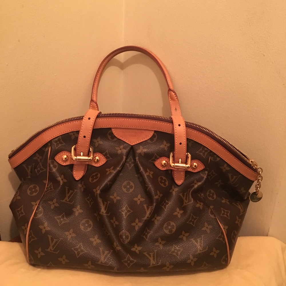 Louis Vuitton Tivoli in excellent condition.